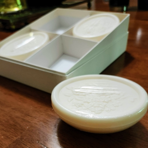 Lily of the Valley Soaps, Net Weight 3 x 5.25 oz, Made in France, - Picture 4 of 10